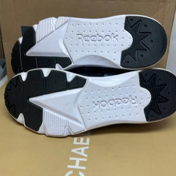 BNIB Woman’s REEBOK CLASSIC FURYLITE SR Black /White 6.5 - Picture 3 of 8